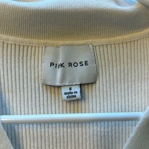 White short sleeve V Neck sweater